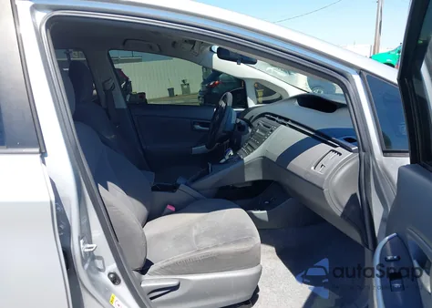 2011 Toyota Prius Three z USA, uszkodzony, nr VIN JTDKN3DU6B5317988